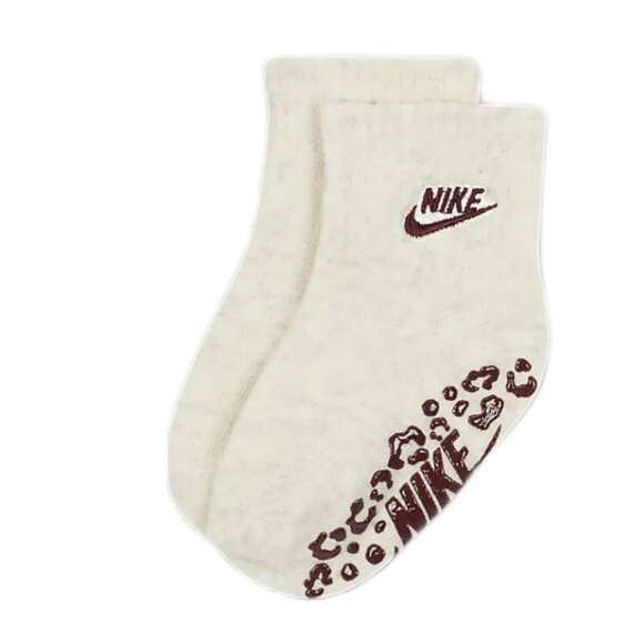 𝅺NIKE Baby Leopard Gripper Socks 3 Pack - Picture 5 of 6